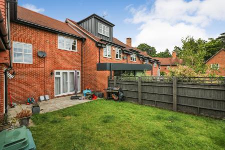 4 bedroom End of terrace house for sale in Mortimer Crescent, King's Park