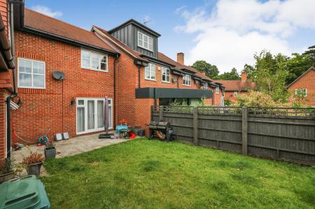 4 bedroom End of terrace house for sale in Mortimer Crescent, King's Park