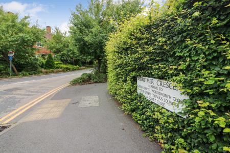 4 bedroom End of terrace house for sale in Mortimer Crescent, King's Park