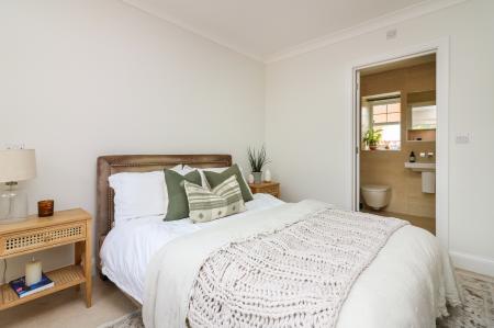4 bedroom End of terrace house for sale in Mortimer Crescent, King's Park