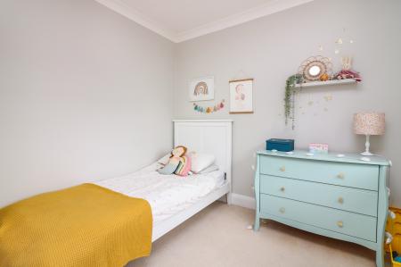 4 bedroom End of terrace house for sale in Mortimer Crescent, King's Park