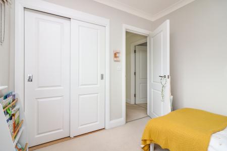 4 bedroom End of terrace house for sale in Mortimer Crescent, King's Park