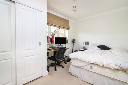 4 bedroom End of terrace house for sale in Mortimer Crescent, King's Park