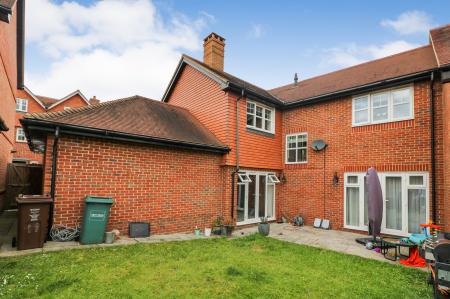 4 bedroom End of terrace house for sale in Mortimer Crescent, King's Park