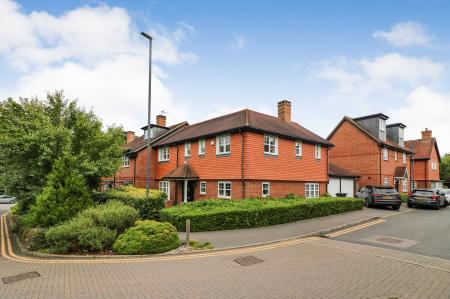 4 bedroom End of terrace house for sale in Mortimer Crescent, King's Park
