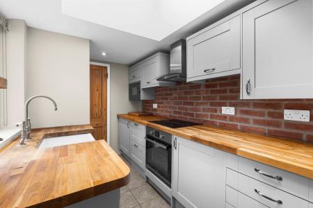 2 bedroom Terraced House for sale in New Town, Codicote, SG4