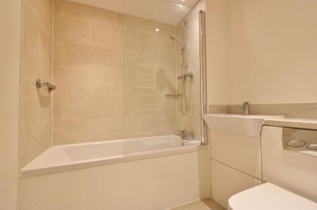 1 bedroom Flat to let in Drakes Drive, Stevenage, SG2