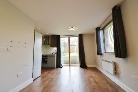 1 bedroom Flat to let in Drakes Drive, Stevenage, SG2