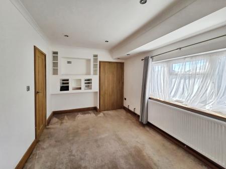 3 bedroom Terraced House to let in Lytton Road, Chadwell St Mary, Grays, RM16
