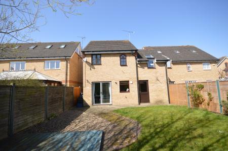 3 bedroom Detached house to let in Lomond Way, Stevenage, SG1