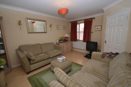 3 bedroom Detached house to let in Lomond Way, Stevenage, SG1