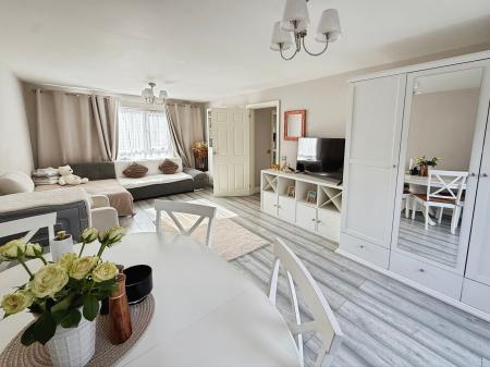 1 bedroom Flat for sale in Northdown Road, Hatfield, AL10