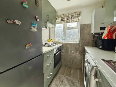 1 bedroom Flat for sale in Northdown Road, Hatfield, AL10