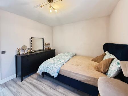 1 bedroom Flat for sale in Northdown Road, Hatfield, AL10