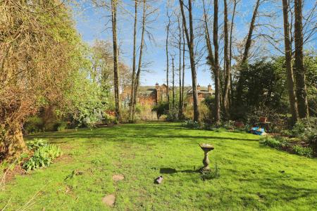 1 bedroom Bungalow to let in The Green, Welwyn, AL6