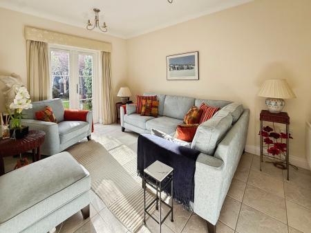 4 bedroom Town house for sale in Devon Mead, Hatfield, AL10