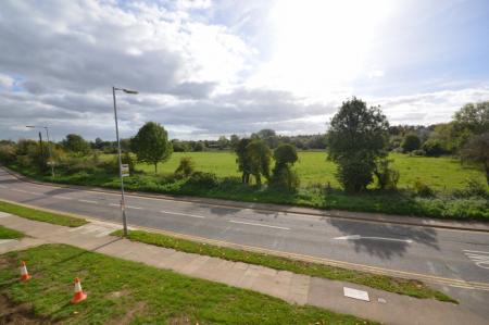 1 bedroom Flat to let in Allwoods Place, Hitchin, SG4