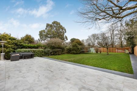 4 bedroom Detached house for sale in Woolmers Lane, Hertford, SG14