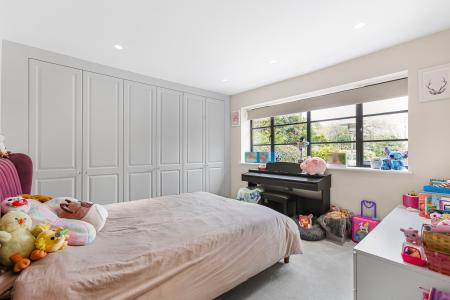 4 bedroom Detached house for sale in Woolmers Lane, Hertford, SG14