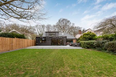4 bedroom Detached house for sale in Woolmers Lane, Hertford, SG14