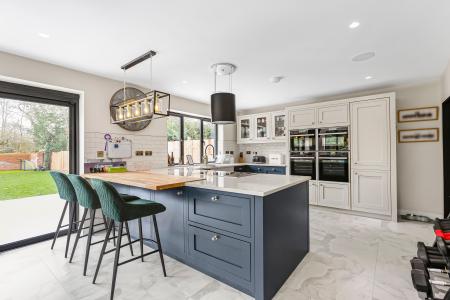 4 bedroom Detached house for sale in Woolmers Lane, Hertford, SG14