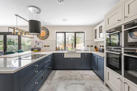 4 bedroom Detached house for sale in Woolmers Lane, Hertford, SG14