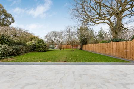 4 bedroom Detached house for sale in Woolmers Lane, Hertford, SG14
