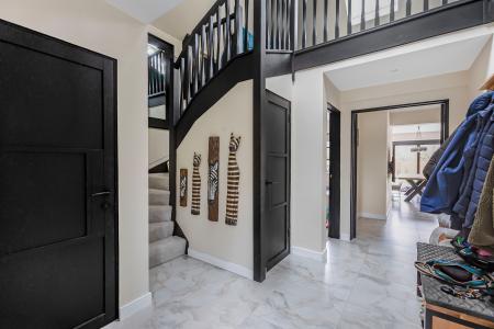 4 bedroom Detached house for sale in Woolmers Lane, Hertford, SG14