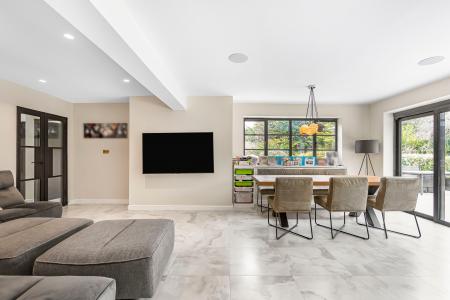 4 bedroom Detached house for sale in Woolmers Lane, Hertford, SG14