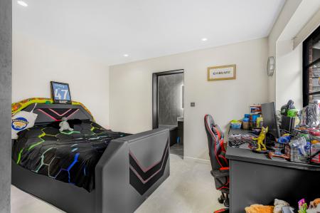 4 bedroom Detached house for sale in Woolmers Lane, Hertford, SG14