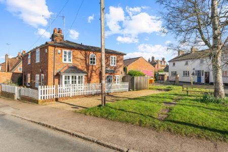 2 bedroom Cottage for sale in Heath Lane, Codicote, SG4