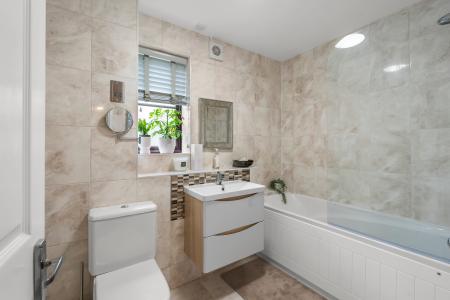 2 bedroom Flat for sale in Tempsford, Welwyn Garden City, AL7