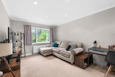 1 bedroom Flat for sale in School Lane, Essendon, AL9