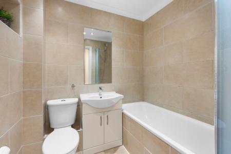 1 bedroom Flat for sale in School Lane, Essendon, AL9