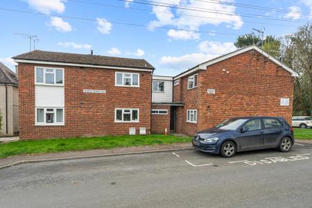 1 bedroom Flat for sale in School Lane, Essendon, AL9