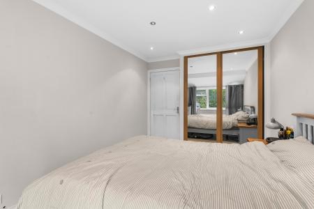 1 bedroom Flat for sale in School Lane, Essendon, AL9