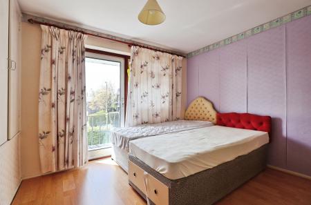 4 bedroom Semi-detached house for sale in Briars Lane, Hatfield, AL10