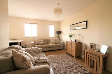 2 bedroom Flat to let in Mendip Way, Great Ashby, Stevenage, SG1