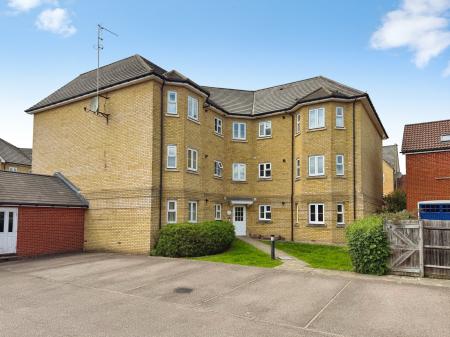 2 bedroom Flat to let in Mendip Way, Great Ashby, Stevenage, SG1