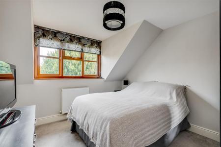 5 bedroom Detached house for sale in Chestnut Walk, Welwyn, AL6