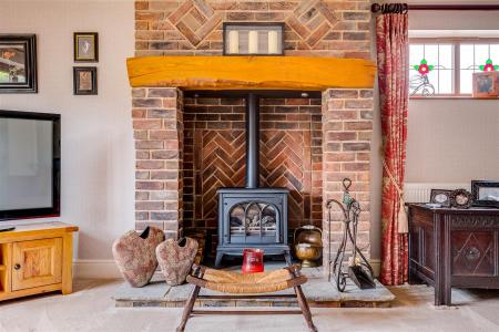 5 bedroom Detached house for sale in Chestnut Walk, Welwyn, AL6