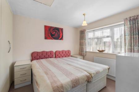 3 bedroom Semi-detached house for sale in Grange Rise, Codicote, SG4