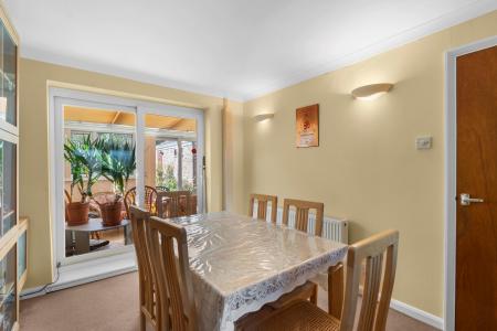 3 bedroom Semi-detached house for sale in Grange Rise, Codicote, SG4