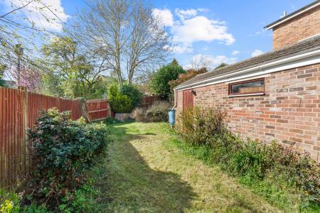 3 bedroom Semi-detached house for sale in Grange Rise, Codicote, SG4