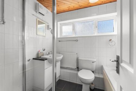 3 bedroom Semi-detached house for sale in Grange Rise, Codicote, SG4