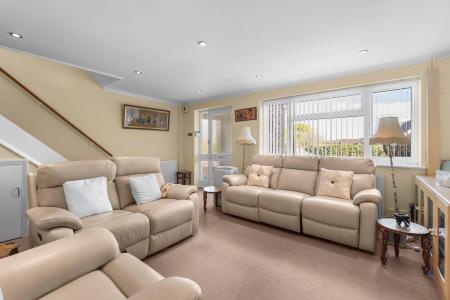 3 bedroom Semi-detached house for sale in Grange Rise, Codicote, SG4