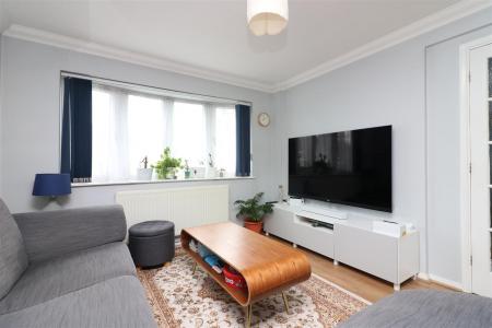 3 bedroom Terraced House to let in Burghley Close, Stevenage, SG2