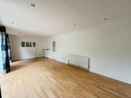 3 bedroom End of terrace house to let in Longfields, Stevenage, SG2
