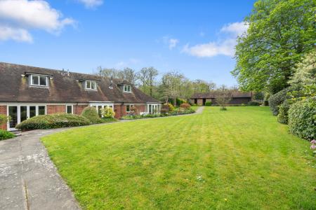 2 bedroom Mews house for sale in Rectory Road, Welwyn Garden City, AL8