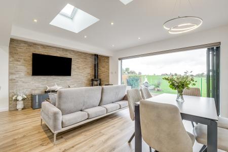 3 bedroom Semi-detached bungalow for sale in Glebe Road, Welwyn, AL6